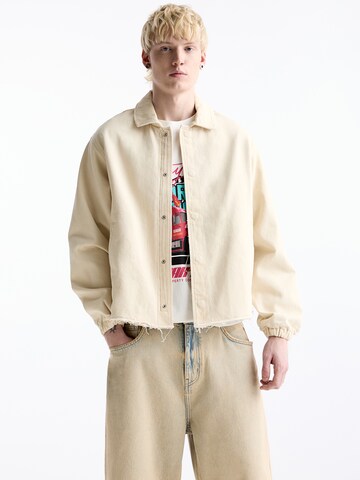 Pull&Bear Between-Season Jacket in White: front