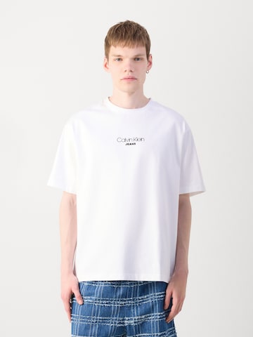 Calvin Klein Jeans Футболка в Белый: спереди