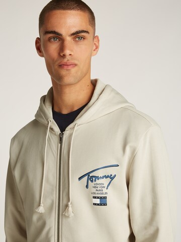 Tommy Jeans Sweatshirt in Beige