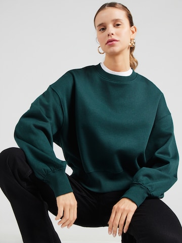 WEEKDAY Sweatshirt 'Yoshi' in Green: front