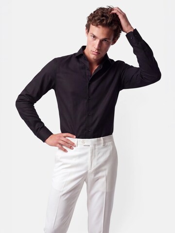 Vercate Slim fit Poslovna srajca 'No. 19' | črna barva