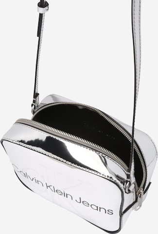 Calvin Klein Jeans Tasche in Silber