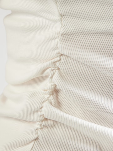 Maglietta 'NMABBI' di Noisy May Curve in bianco