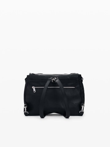 Desigual Reppu värissä musta