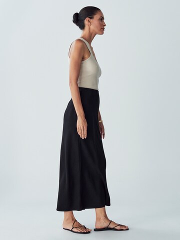 Gonna 'Marra' di Willa in nero