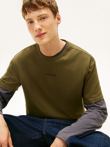 Tricou de la Tommy Jeans pe verde