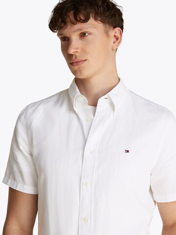Coupe regular Chemise TOMMY HILFIGER en blanc