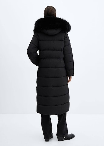 MANGO Zimný kabát 'Deluxy' - Čierna