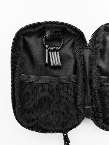 Pull&Bear Crossbody bag in Black