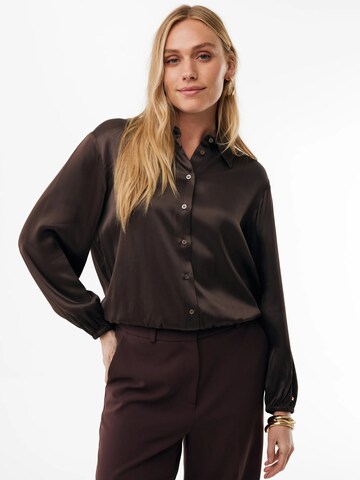 MEXX - Blusa en marrón: frente