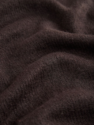 Next - Cachecóis em castanho