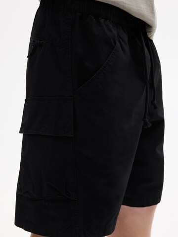 Loosefit Pantaloni cargo 'STWD' di Pull&Bear in nero