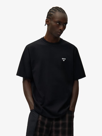 Maglietta di ARTE ANTWERP in nero: frontale