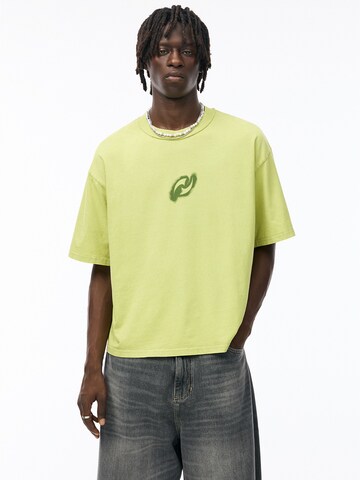 Pull&Bear T-Shirt in Grün: Vorderseite