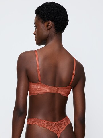 TRIUMPH T-shirt Bra ' Lift Smart P ' in Orange
