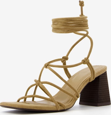 Bershka Sandalen met riem in Geel: voorkant