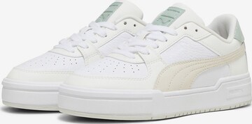 Baskets basses PUMA en blanc : devant