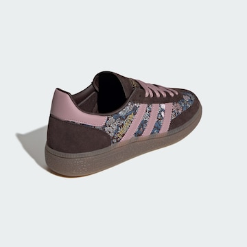 ADIDAS ORIGINALS Sneaker 'Handball Spezial X Liberty London' in Braun