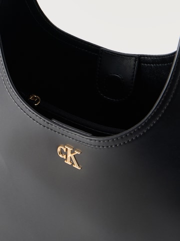Calvin Klein Kabelka na rameno - Čierna