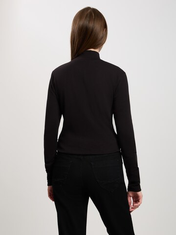 CROSS JEANS Shirt in Schwarz