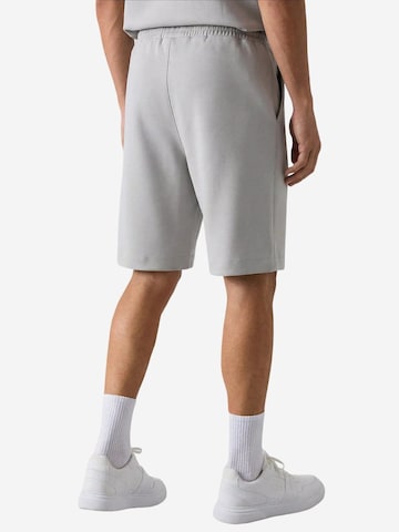 Completo per l'allenamento di Tommy Life in grigio