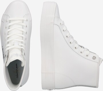 Sneaker alta di Calvin Klein Jeans in bianco