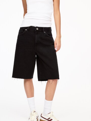 Pull&Bear Lużny krój Jeansy w kolorze czarny: przód