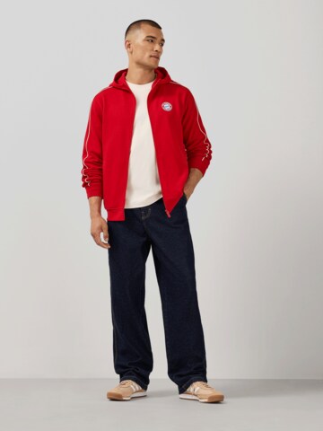 FC BAYERN MÜNCHEN Zip-Hoodie Essentials in Rot