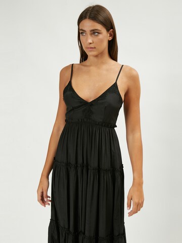 Influencer - Vestido de verano 'Tiered' en negro