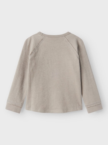 NAME IT Shirts i grå