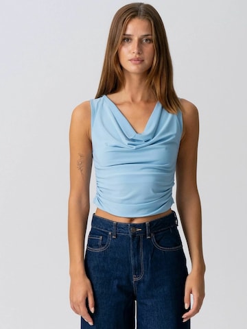 It's May Overdel ' Dahlia ' i blå: forside