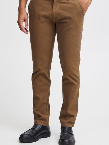 11 Project Slim fit Chino Pants ' Galeno ' in Brown: front