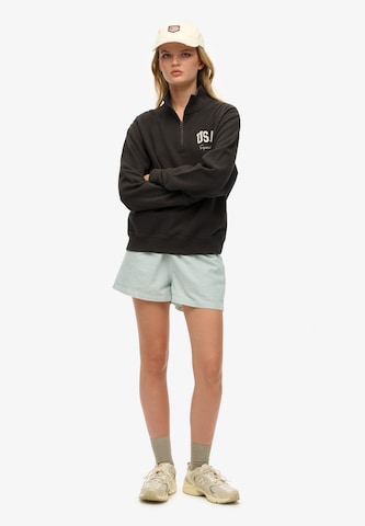 Sweat-shirt 'Athletic Essentials' Superdry & Co en gris