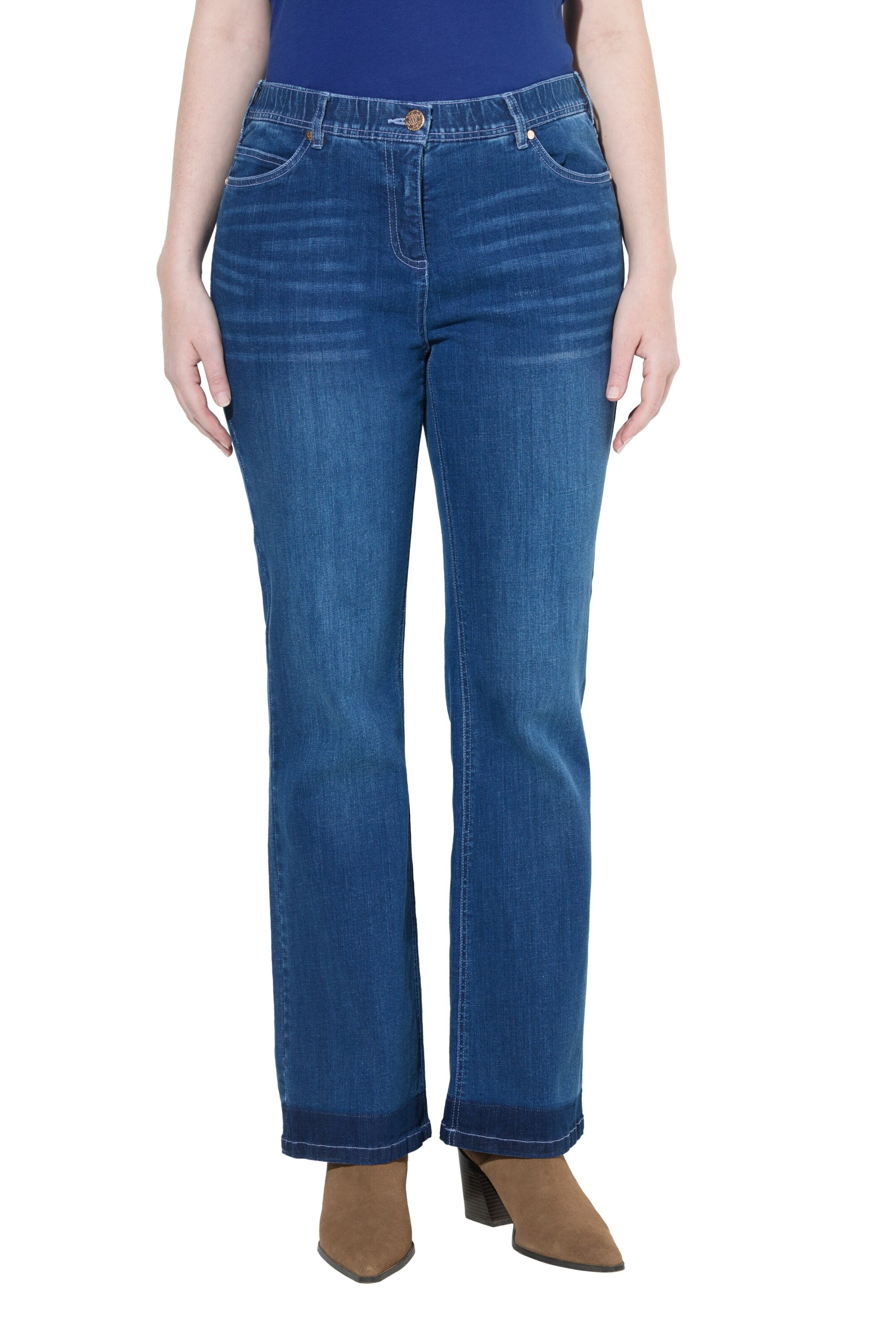 Ulla Popken Flared Jeans in Blau: Vorderseite