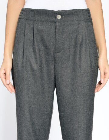 Gang Loosefit Hose '94Ava' in Grau