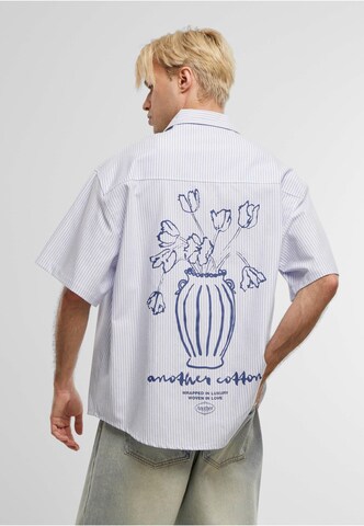 Another Cotton Lab Comfort Fit Oversized Short Sleeve Shirt in Blau: Vorderseite