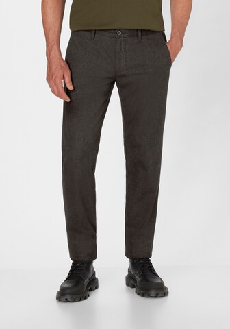 REDPOINT Slim fit Chino Pants in Brown: front