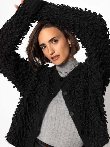 SASSYCLASSY Oversizestrickjacke‌‌‌‌‌‌‌‌‌ in Schwarz