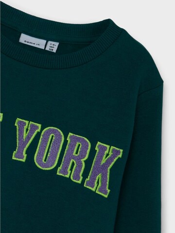 NAME IT Sweatshirt 'New York' in Grün