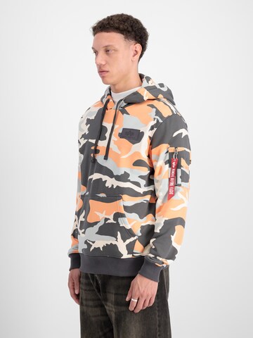 ALPHA INDUSTRIES Sweatshirt in Grau