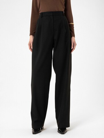 Antioch Loosefit Hose  'Britney' in Schwarz: Vorderseite