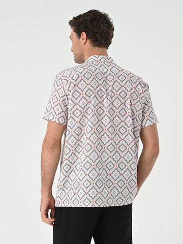 Comfort fit Camicia di Antioch in bianco
