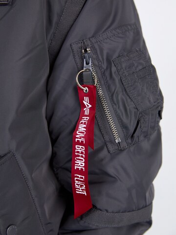 ALPHA INDUSTRIES Regular Fit Vinterjakke i sort