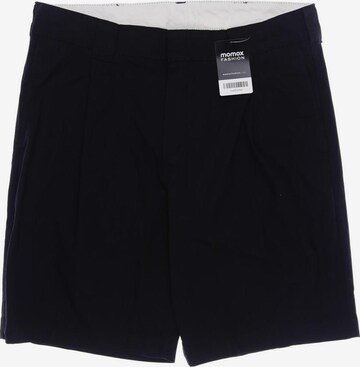 Carhartt WIP Shorts in 32 in Black: front