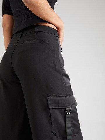Wide Leg Pantalon cargo DKNY en noir