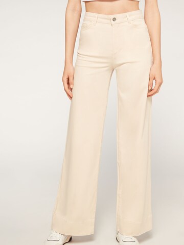 CALZEDONIA Wide Leg Jeans in Beige: predná strana