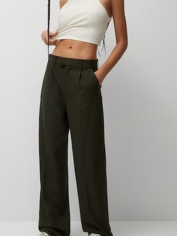 Pull&Bear Loosefit Kalhoty se sklady v pase – zelená: přední strana