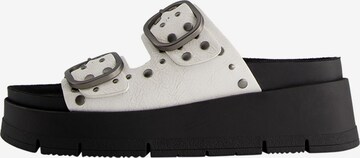 Bershka Pantolette i vit