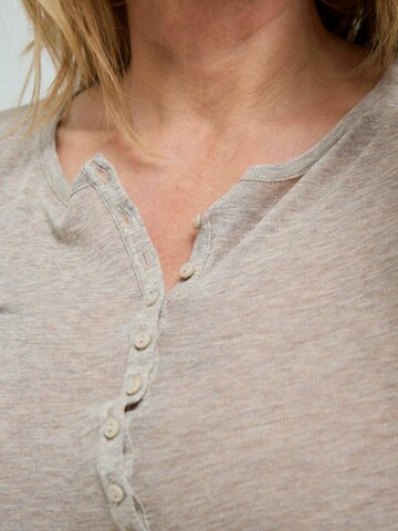 Seamless Basic Shirt 'Granddad' in Beige