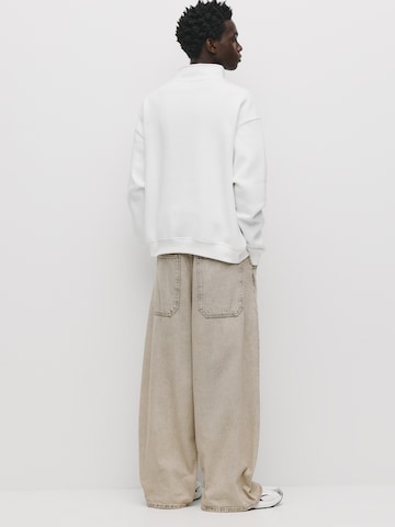 Sweat-shirt Pull&Bear en blanc